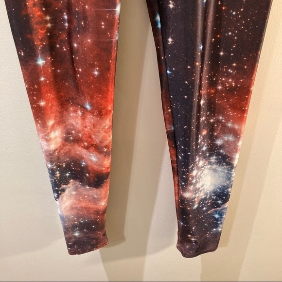 BLACKMILK Sz M Red Galaxy Nova Galactic Space Stars Shiny Art to Wear  Leggings - Picture 4 of 7